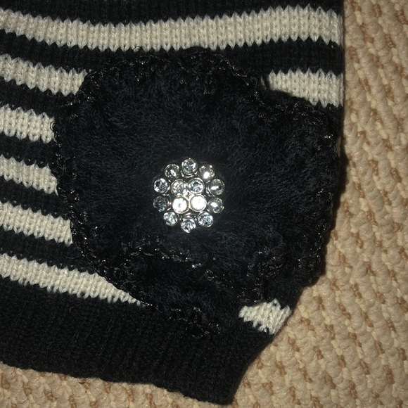 Fabulous Betsy Johnson hat and scarf - Picture 3 of 5